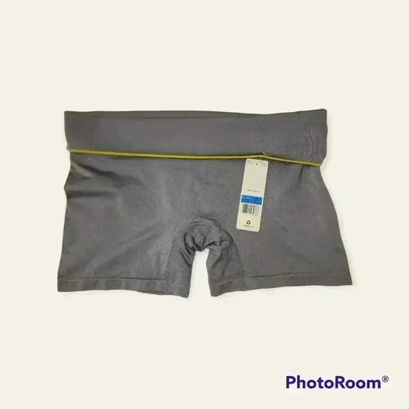 Dkny Pants - DKNY woman's workout high waist shorts. XL NWT